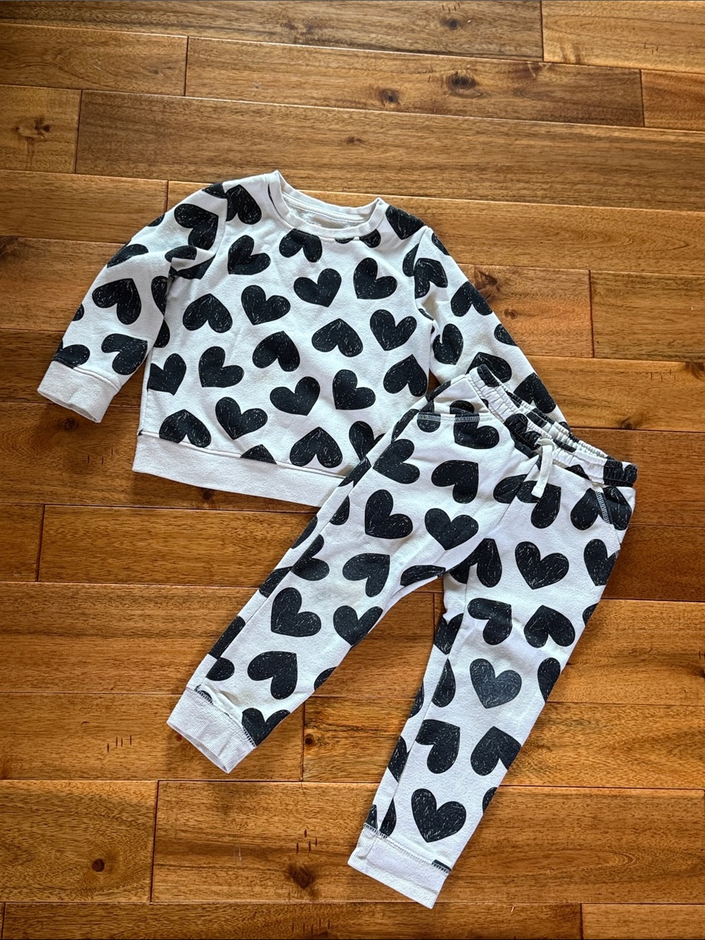 Cat & Jack White Sweatshirt and Jogger Set with Black Heart Motif